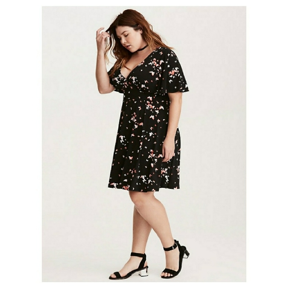 🌹BUTTERFLY PRINT V-NECK FLUTTER SLEEVE DRESS 1X